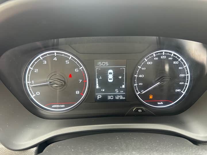 Фото 4 - Geely Vision X3