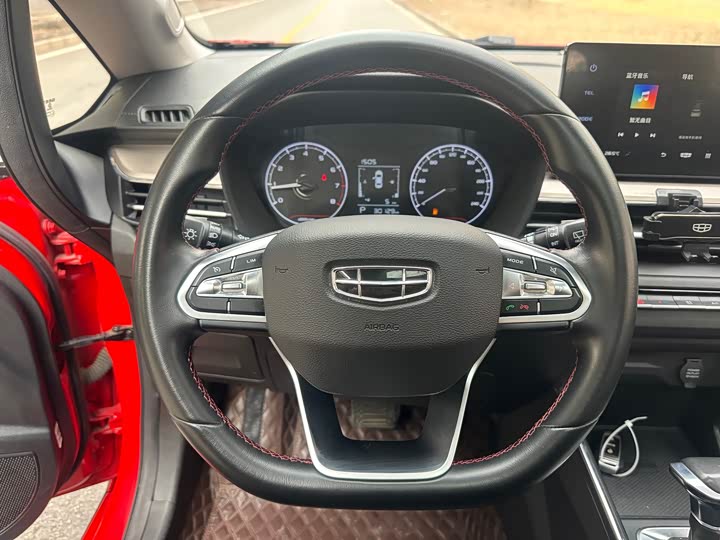 Фото 5 - Geely Vision X3