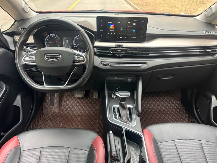 Фото 9 - Geely Vision X3