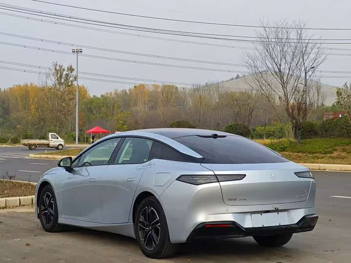 Photo 8 - GAC Hyptec GT