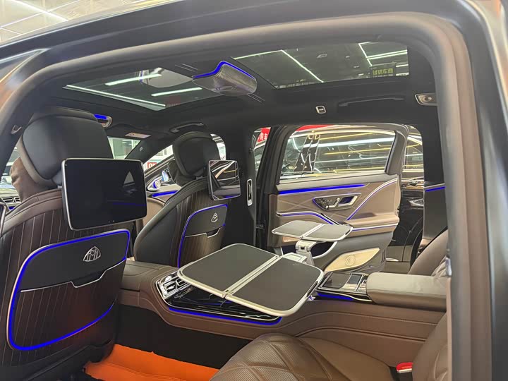Фото 9 - Mercedes-Benz Maybach S-Class