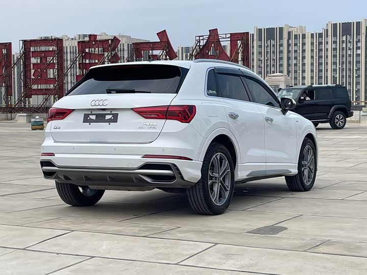 Фото 6 - Audi Q3