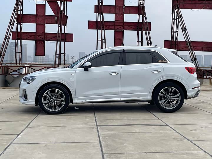 Фото 7 - Audi Q3