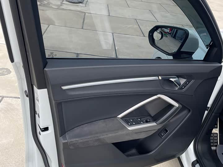 Фото 9 - Audi Q3