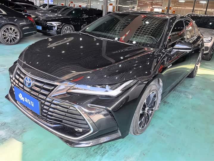 Photo 1 - Toyota Avalon