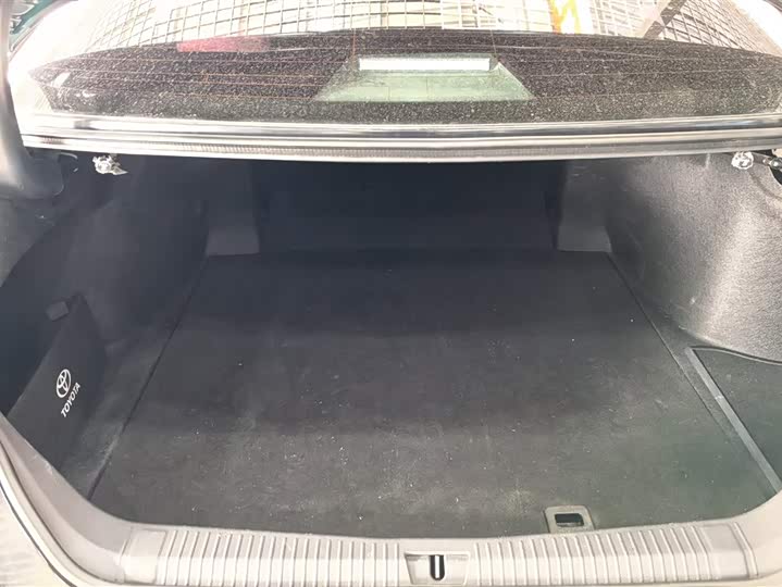 Photo 4 - Toyota Avalon