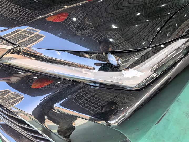 Photo 5 - Toyota Avalon