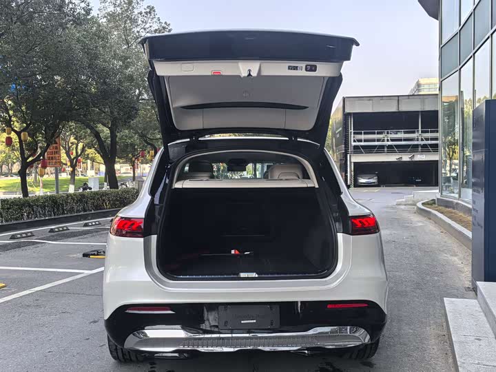 Photo 4 - Mercedes-Benz Maybach EQS SUV