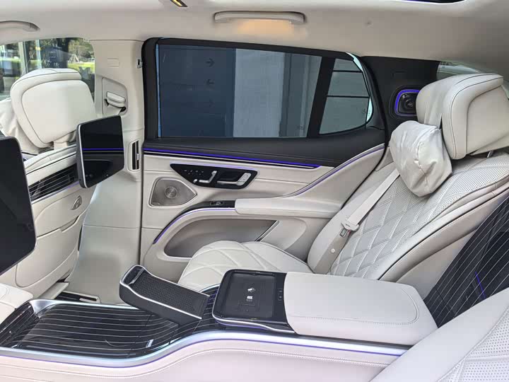 Photo 8 - Mercedes-Benz Maybach EQS SUV