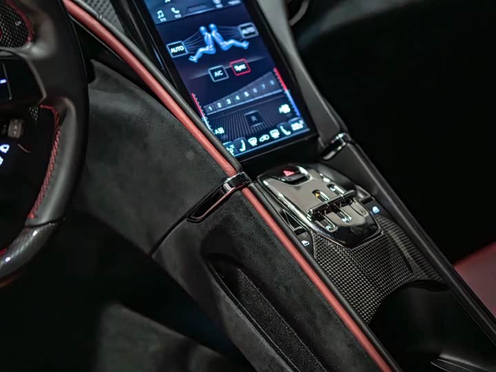 Photo 7 - Ferrari Roma