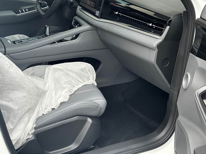 Фото 4 - Geely Atlas