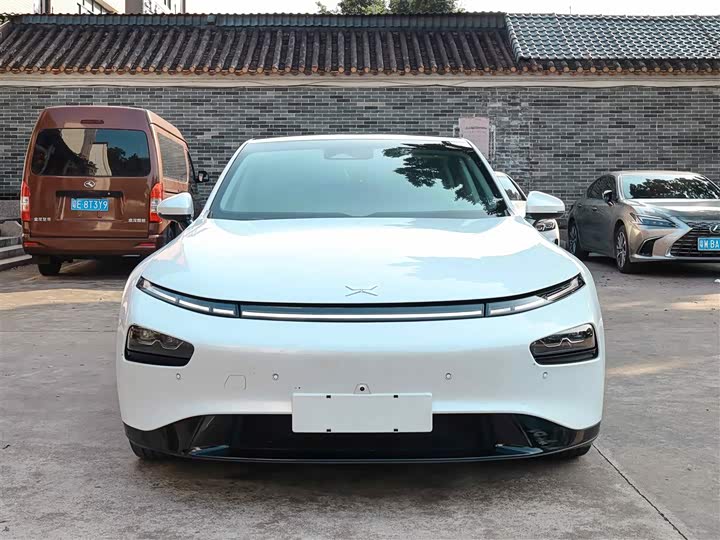 Фото 2 - XPeng P7