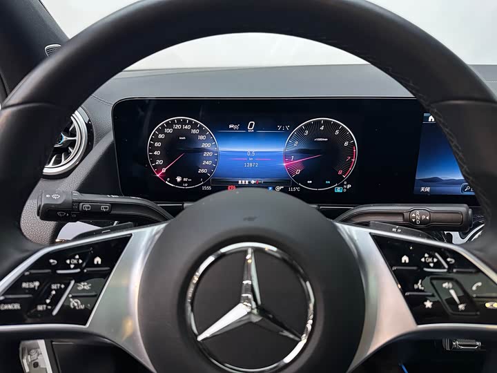 Photo 3 - Mercedes-Benz GLA-Class