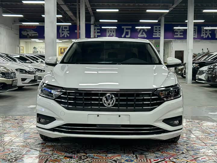 Фото 1 - Volkswagen Sagitar L