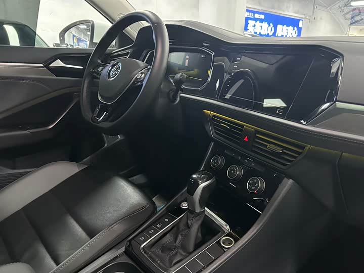 Фото 5 - Volkswagen Sagitar L