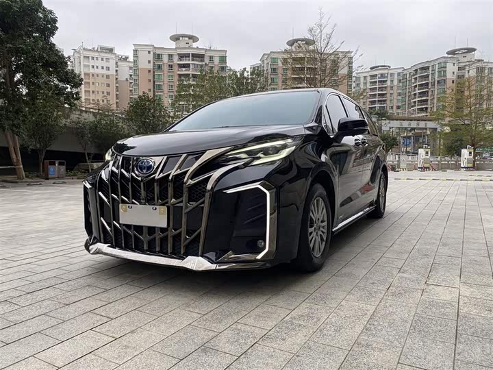 Фото 1 - Toyota Sienna