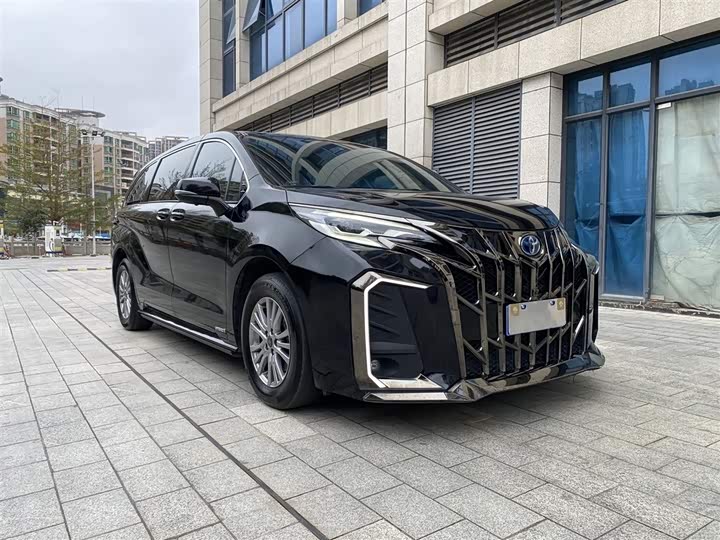 Фото 2 - Toyota Sienna