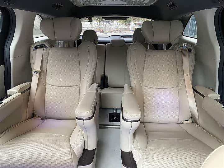 Фото 7 - Toyota Sienna