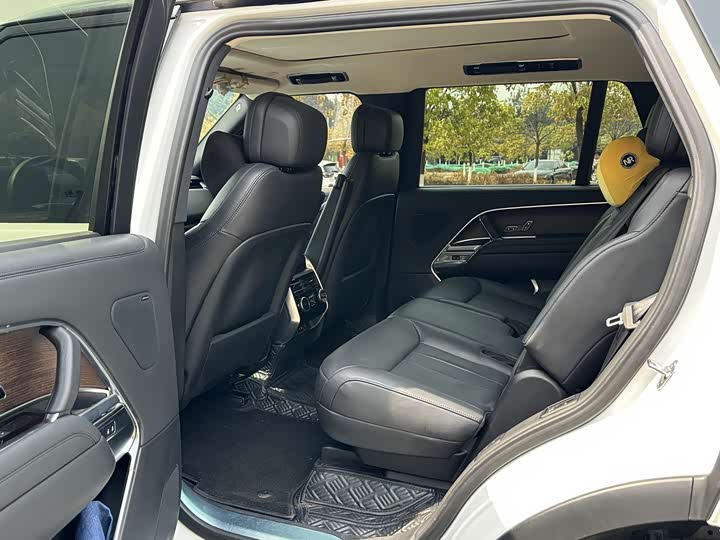 Photo 6 - Land Rover Range Rover