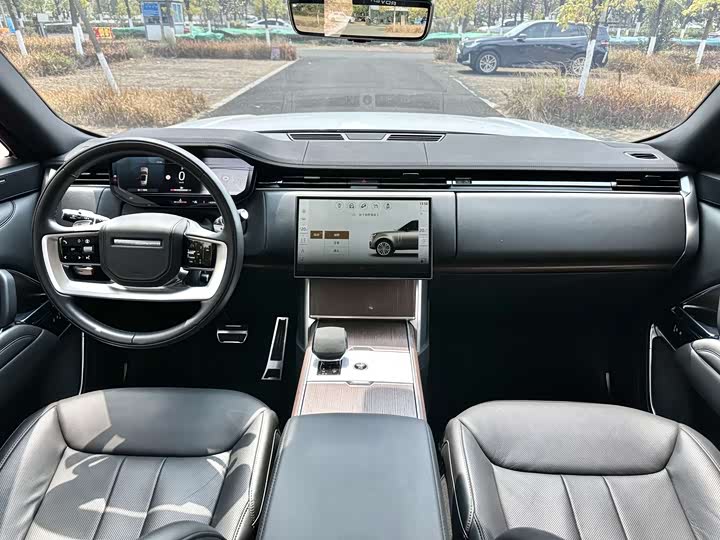 Photo 7 - Land Rover Range Rover