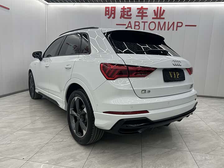 Фото 8 - Audi Q3