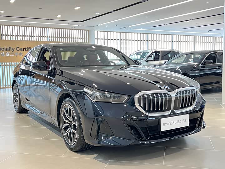 Фото 2 - BMW 5 Series
