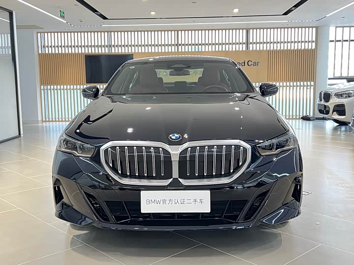 Фото 3 - BMW 5 Series