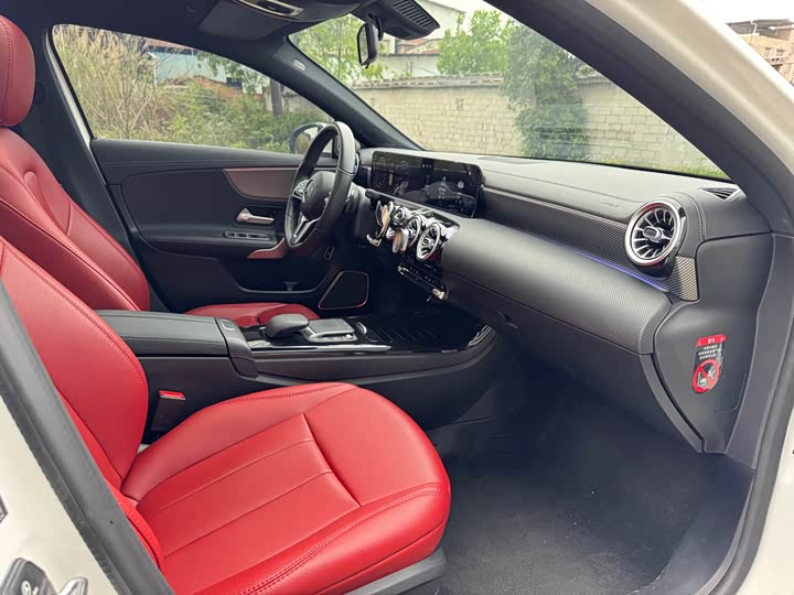 Фото 8 - Mercedes-Benz A-Class