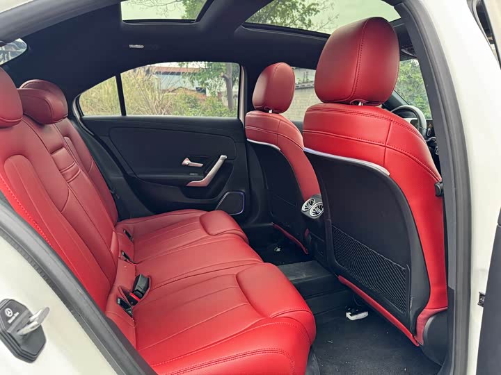 Фото 9 - Mercedes-Benz A-Class