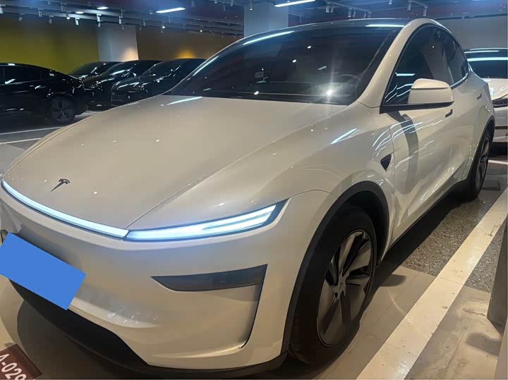 Photo 3 - Tesla Model Y