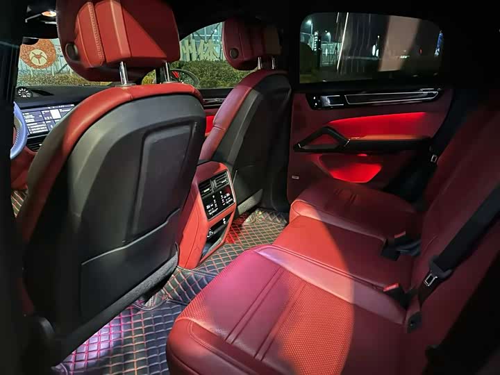 Фото 2 - Porsche Cayenne