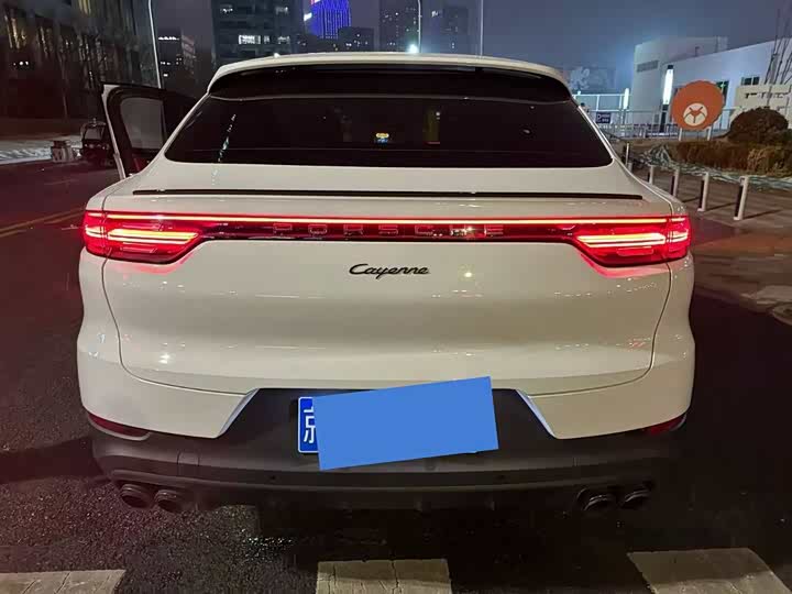 Фото 8 - Porsche Cayenne