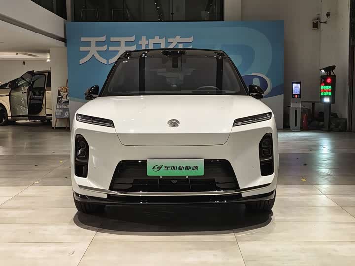 Фото 2 - Nio ES8