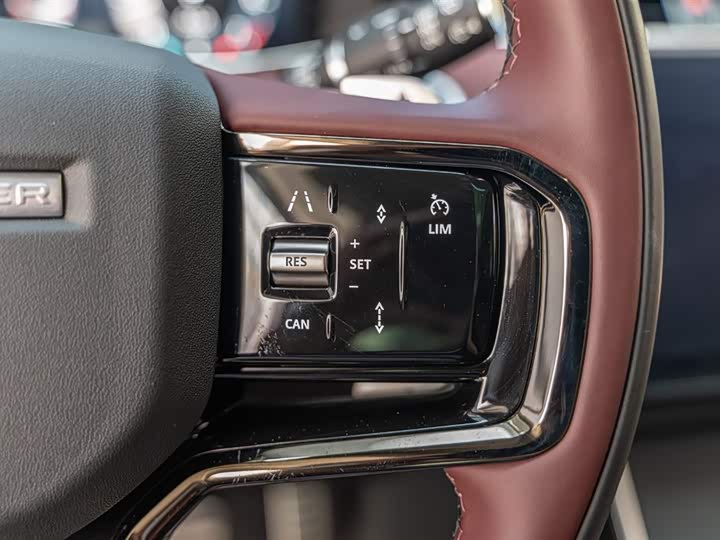 Photo 3 - Land Rover Range Rover Evoque L