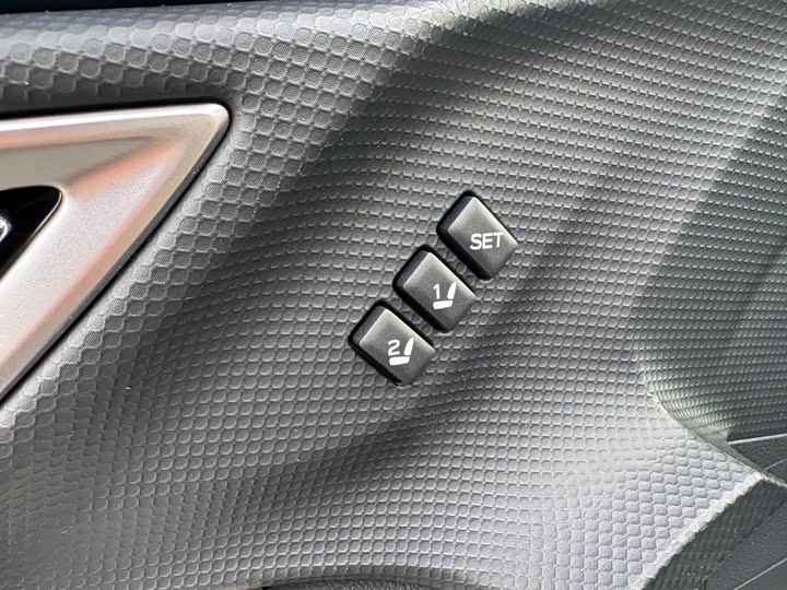 Фото 8 - Subaru Forester