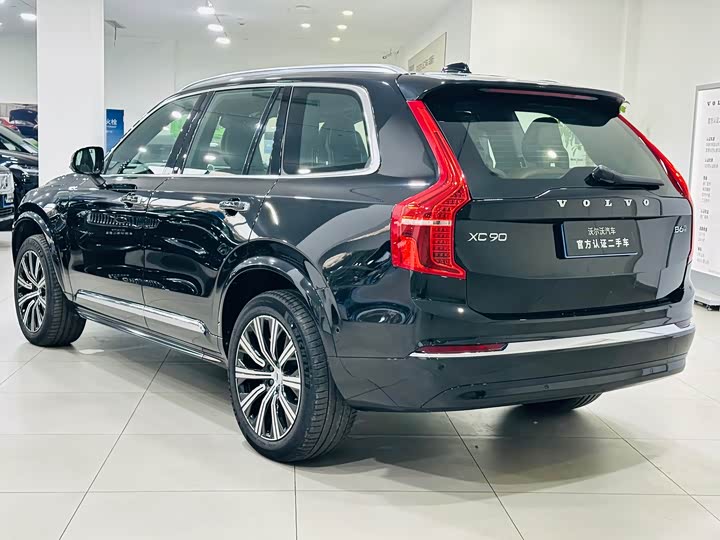 Фото 7 - Volvo XC90