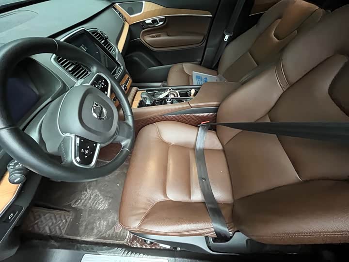 Фото 5 - Volvo XC90