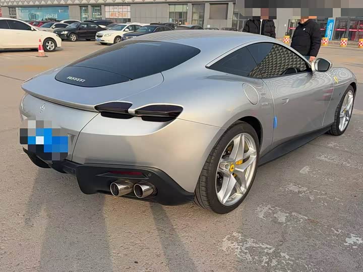 Photo 3 - Ferrari Roma