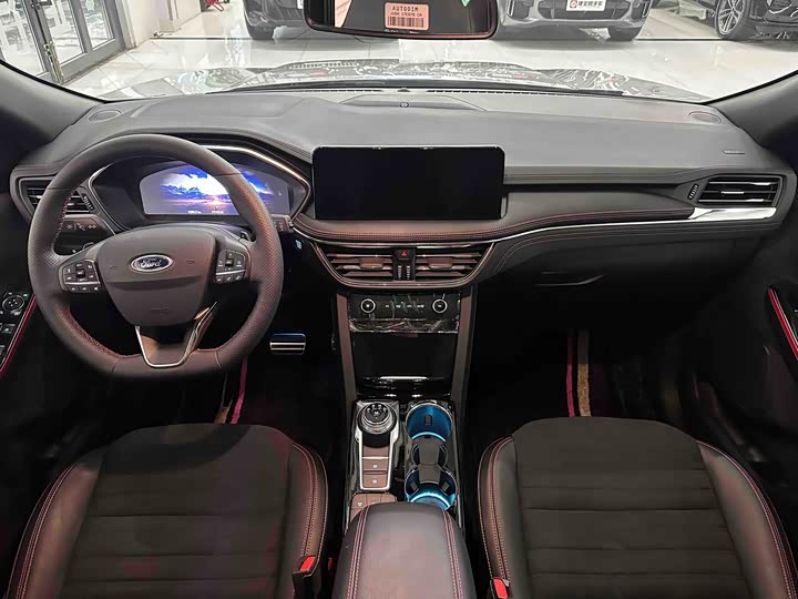 Фото 8 - Ford Escape