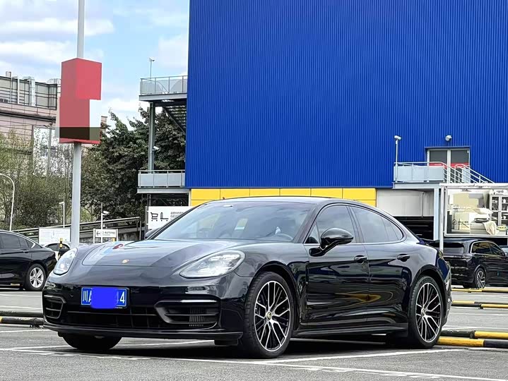 Фото 1 - Porsche Panamera