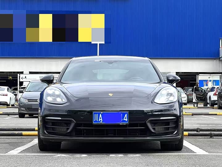 Фото 2 - Porsche Panamera