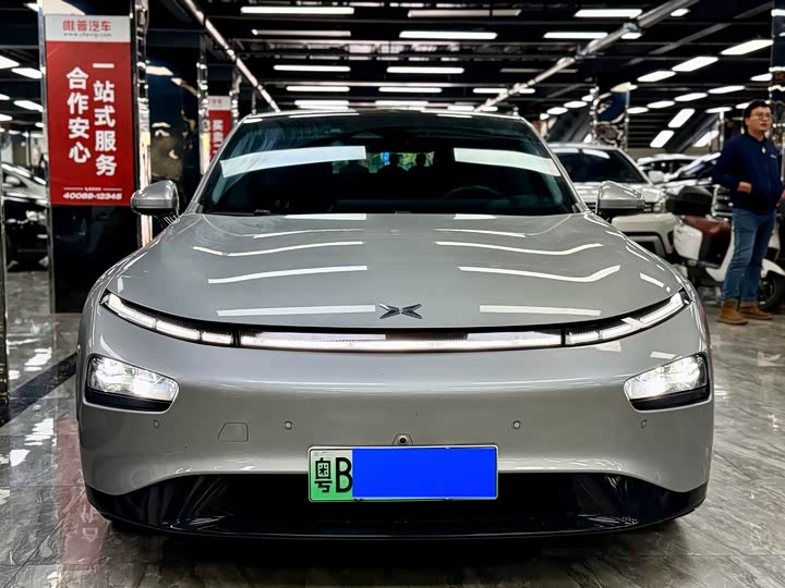 Фото 2 - XPeng P7