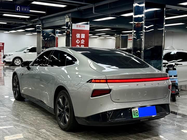 Фото 3 - XPeng P7