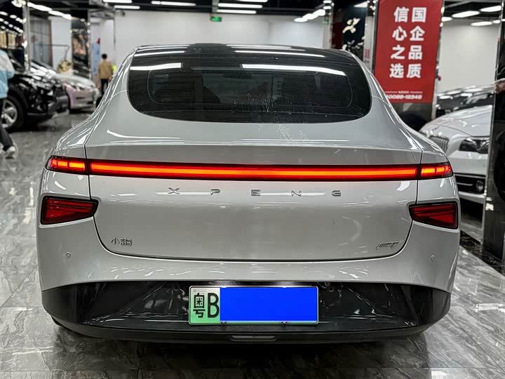 Фото 4 - XPeng P7