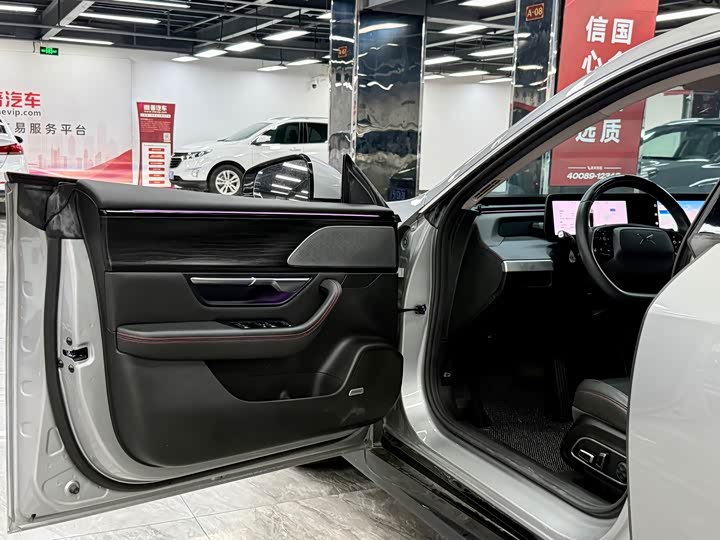 Фото 8 - XPeng P7