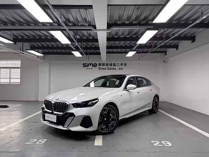 Фото 1 - BMW 5 Series