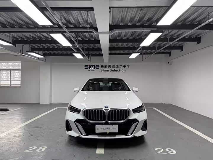 Фото 2 - BMW 5 Series