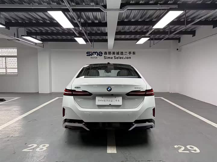 Фото 3 - BMW 5 Series