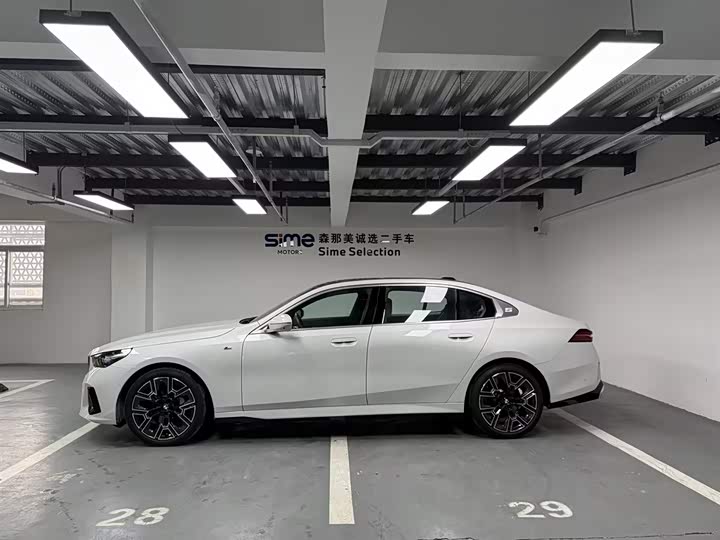 Фото 4 - BMW 5 Series