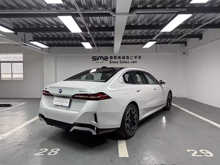 Фото 5 - BMW 5 Series